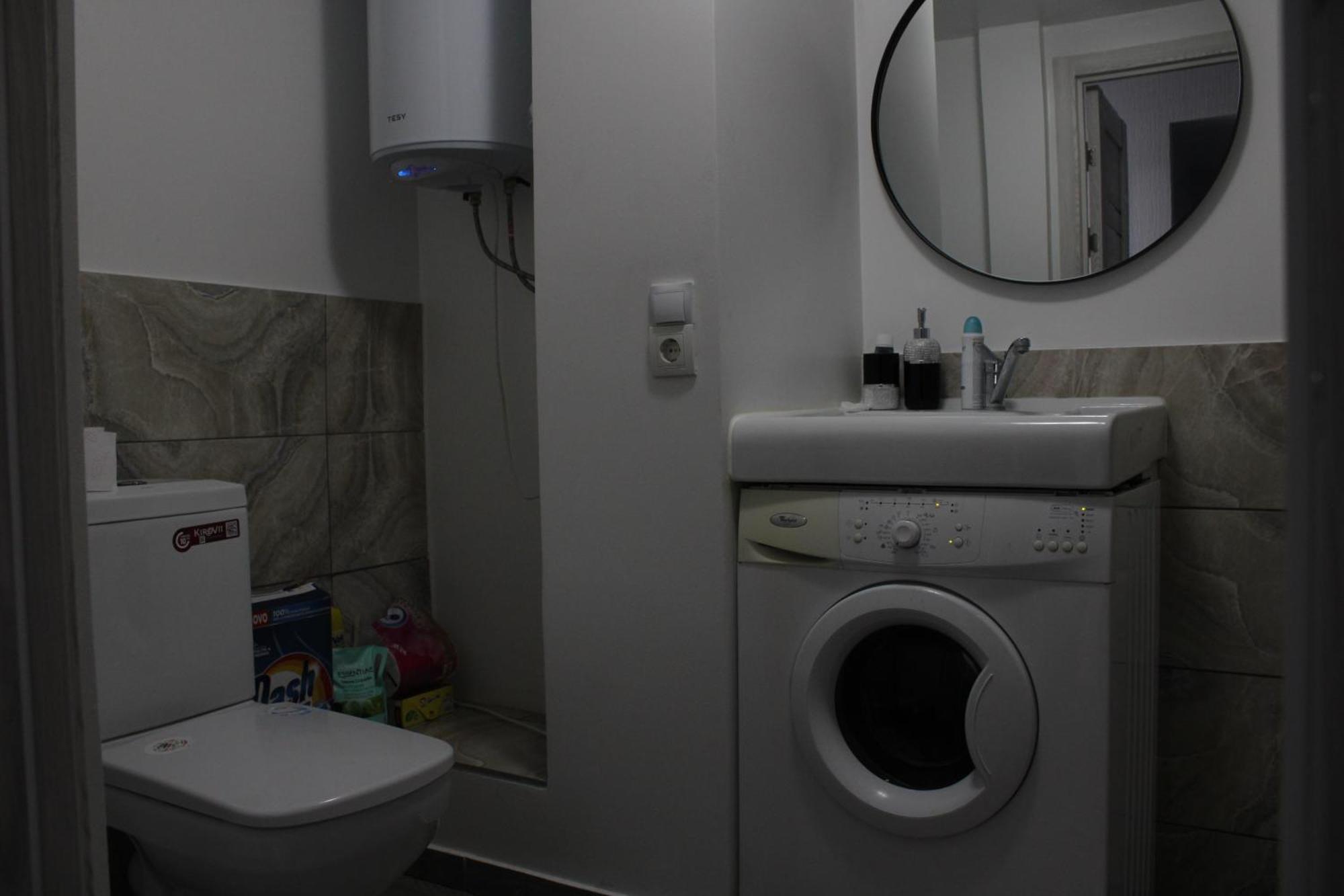 Ana'S Apartment คีชีเนา ภายนอก รูปภาพ