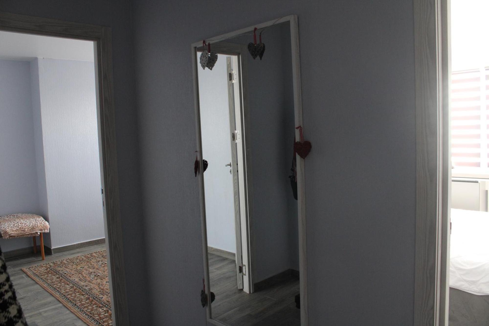 Ana'S Apartment คีชีเนา ภายนอก รูปภาพ